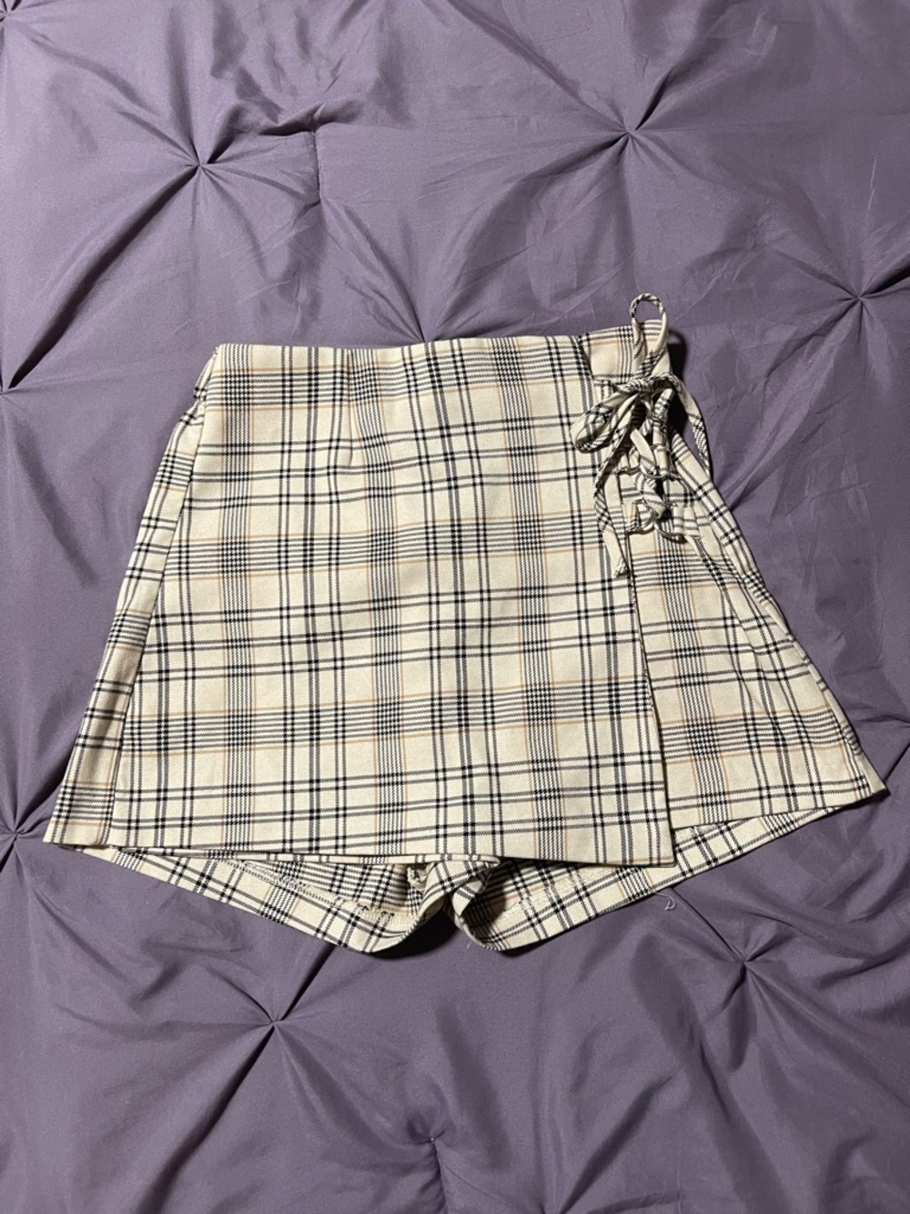 Bershka Cream Plaid Asymmetric Mini Skort with Side Lace-Up Detail - Picture 2 of 10